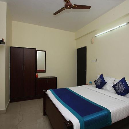 Oyo 10465 Koyambedu Chennai Hotell Exteriör bild