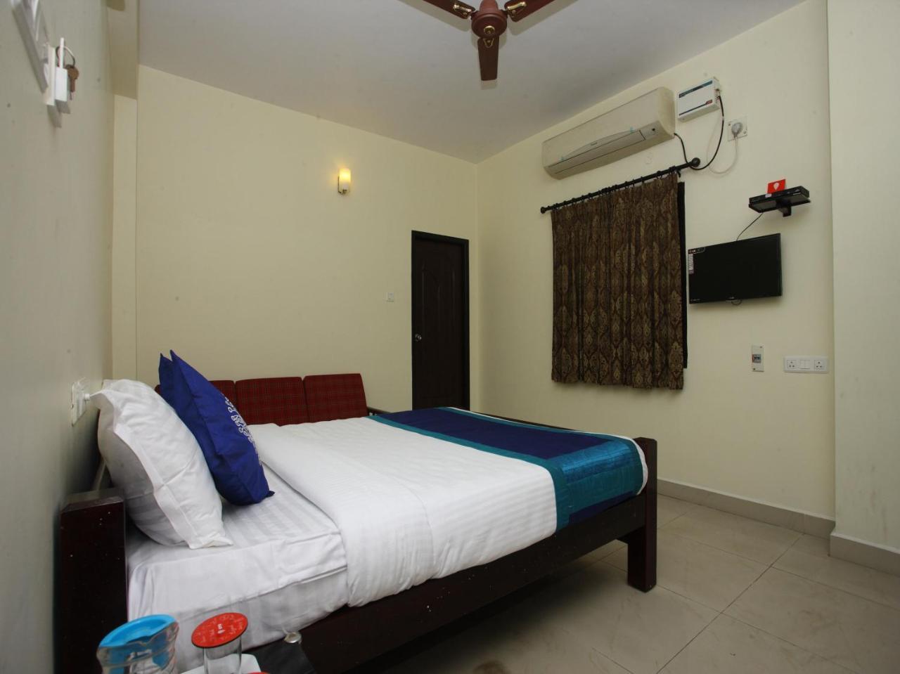 Oyo 10465 Koyambedu Chennai Hotell Exteriör bild
